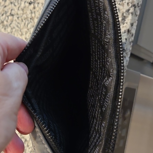 STEVE MADDEN BACKPACK WITH INCLUDED FRONT QUILTED POUCH FOR A TABLET. BLUE/GREY. - Picture 12 of 14